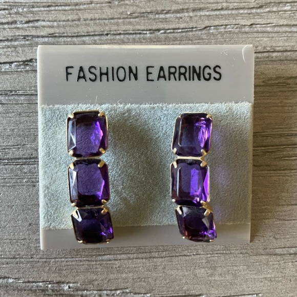Jewelry - Vintage amethyst tri-stone earrings
